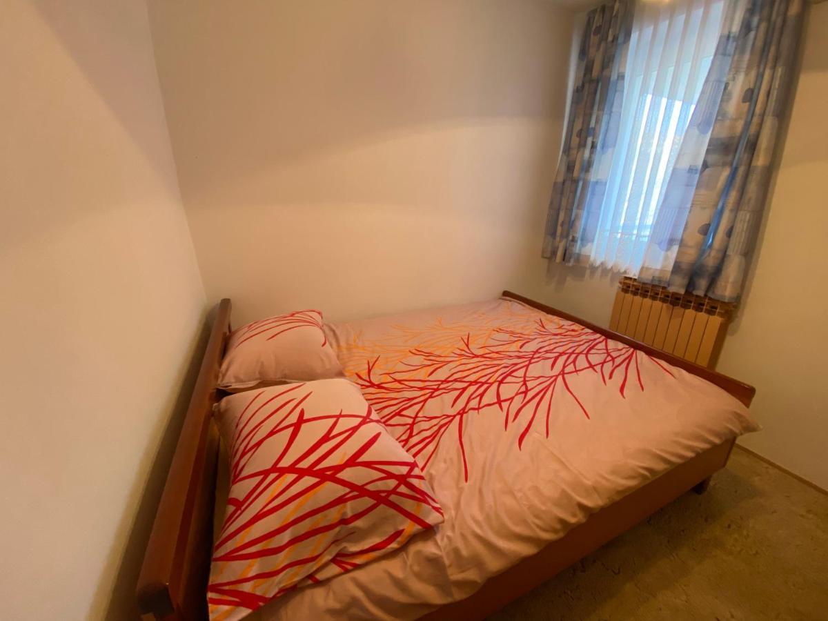 Apartman นยีวีเซ ภายนอก รูปภาพ