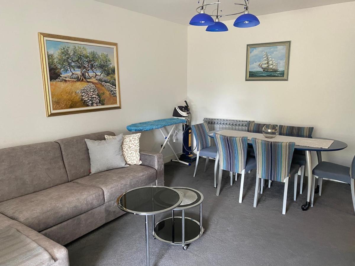 Apartman นยีวีเซ ภายนอก รูปภาพ