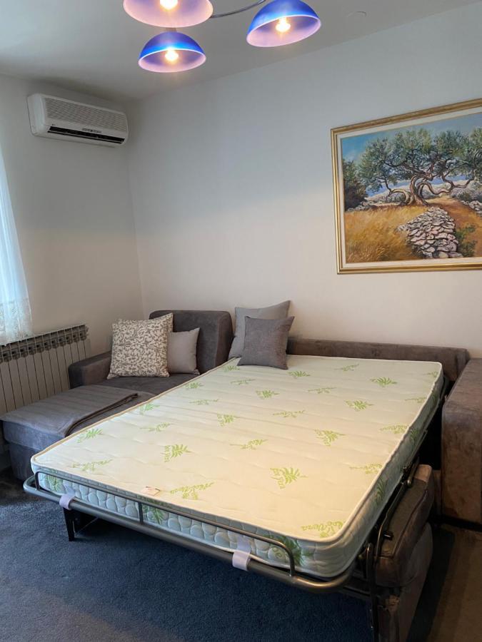 Apartman นยีวีเซ ภายนอก รูปภาพ