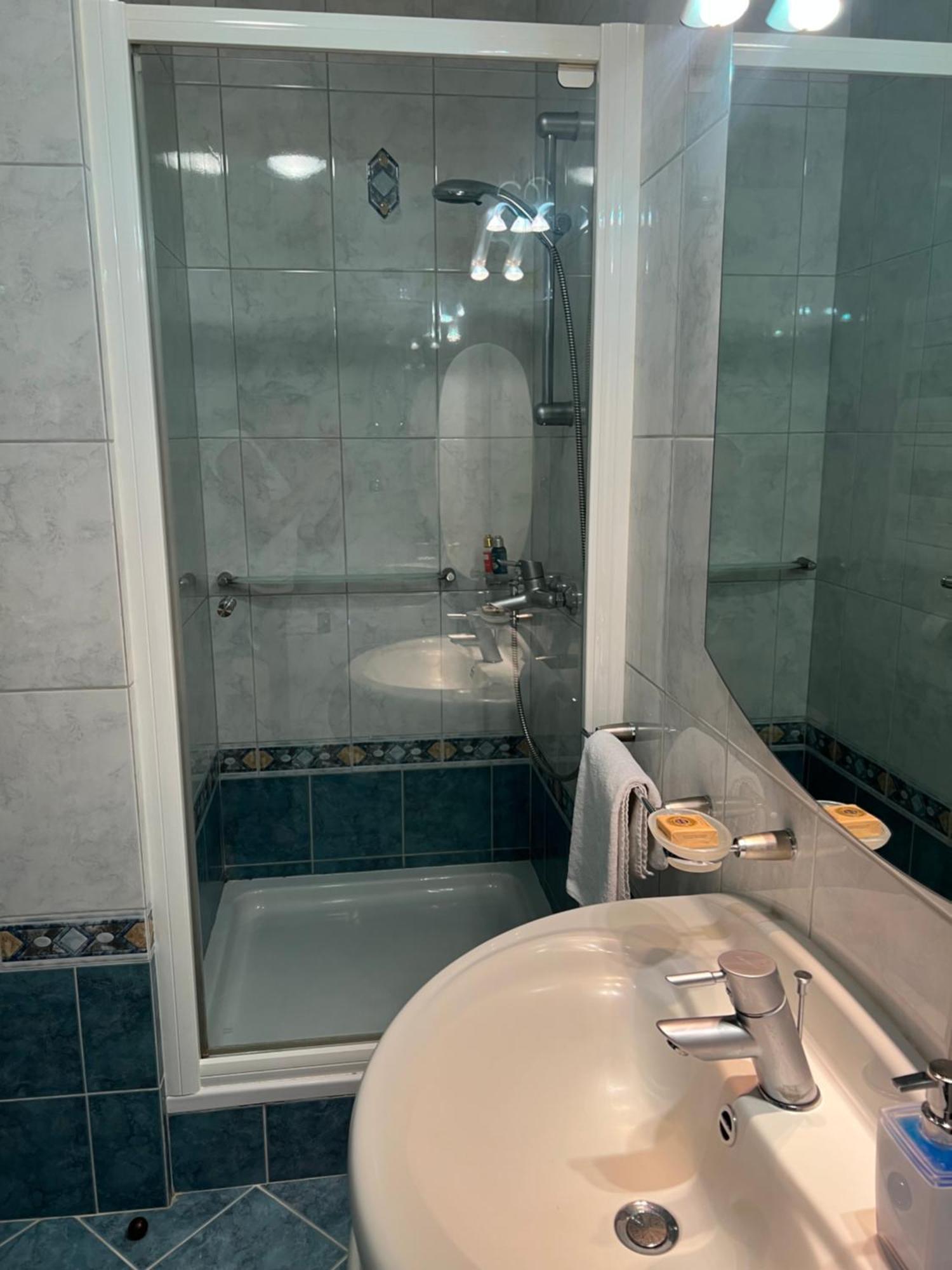 Apartman นยีวีเซ ภายนอก รูปภาพ